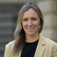 Meike Busch-Auf der Mauer