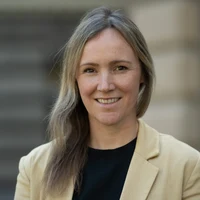 Meike Busch-Auf der Mauer